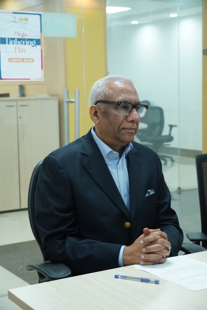 दीपक बगला